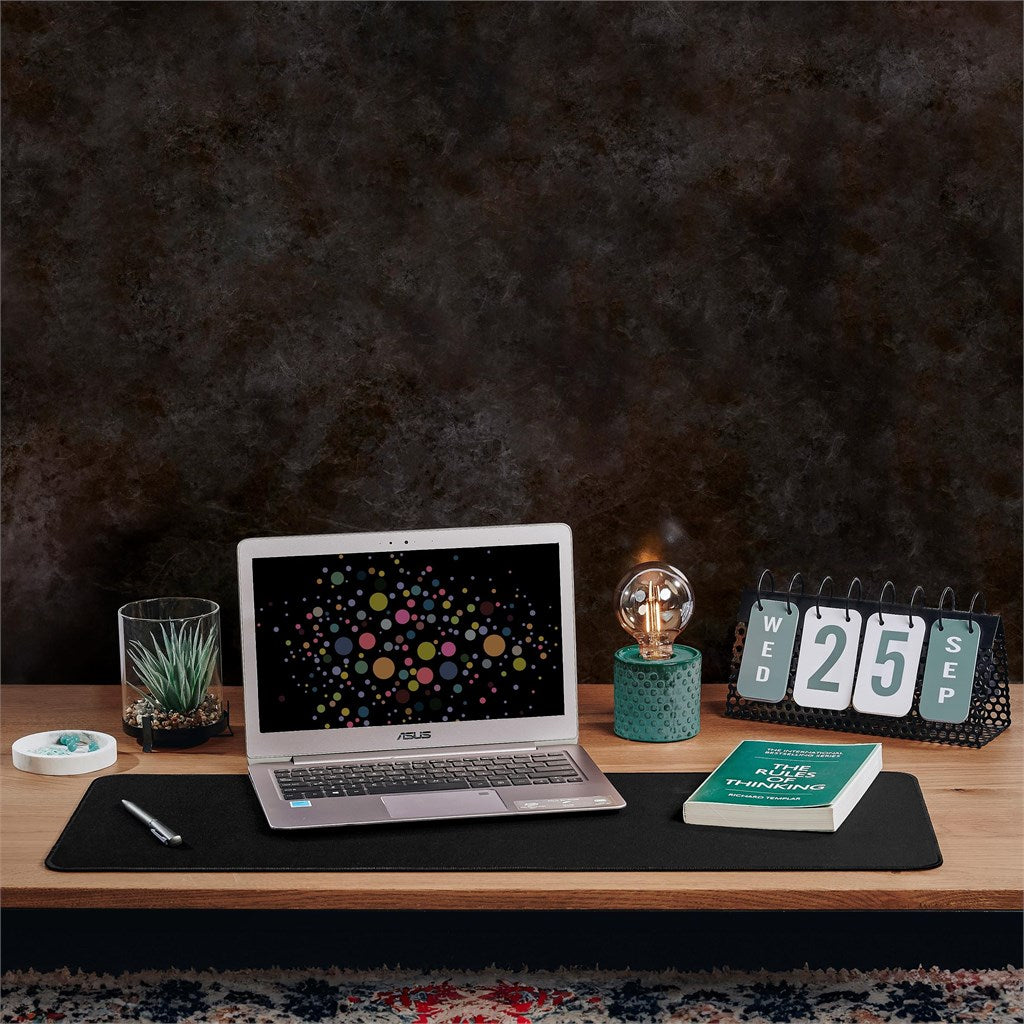 Decorum Desk Mat